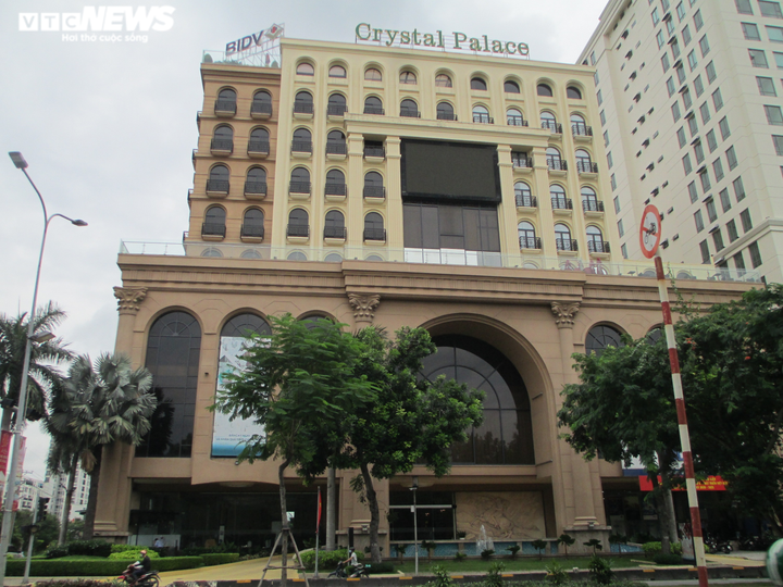 Ảnh: Những lô đất 'nghìn tỷ' ở TP.HCM đang bị ngân hàng phát mại - 9