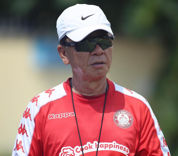 Bạn thân Park Hang Seo mất việc, V-League sạch bóng HLV Hàn Quốc - 1