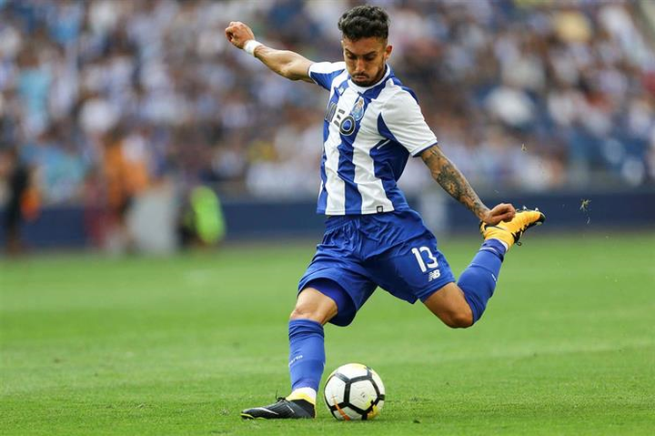 Man Utd mua Alex Telles: Hậu vệ siêu tấn công sẵn sàng chiếm chỗ Luke Shaw - 3