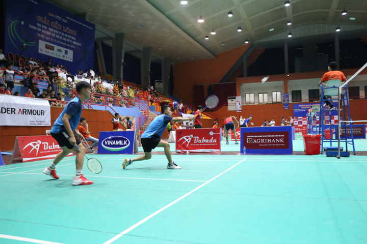 Sân chơi hấp dẫn dành cho bạn trẻ yêu cầu lông - 2