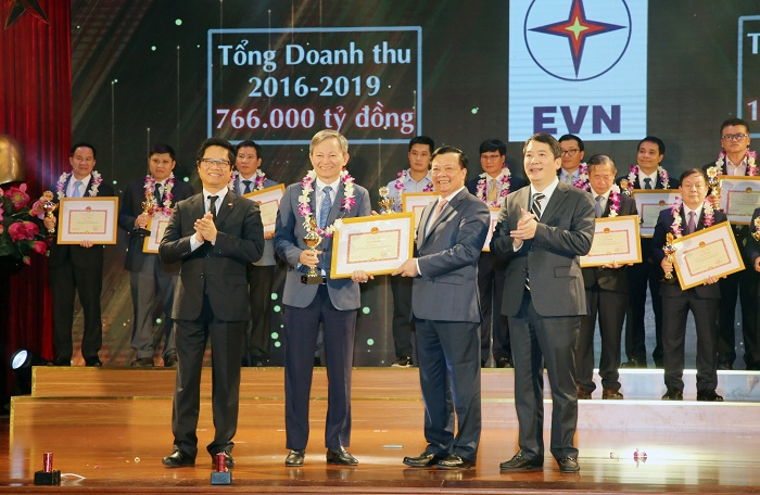 EVN được vinh danh tại ‘Lễ tôn vinh người nộp thuế tiêu biểu’ - 2