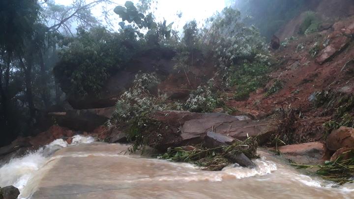 Lào Cai hứng chịu trận mưa lớn chưa từng có trong tháng 10 - 1