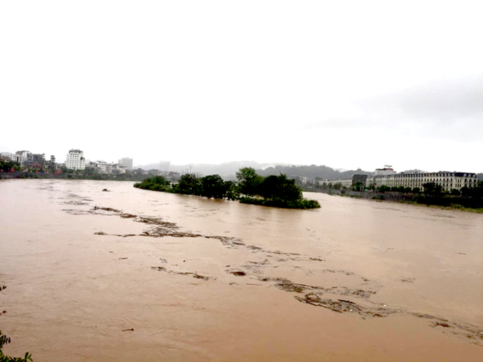 Lào Cai hứng chịu trận mưa lớn chưa từng có trong tháng 10 - 4