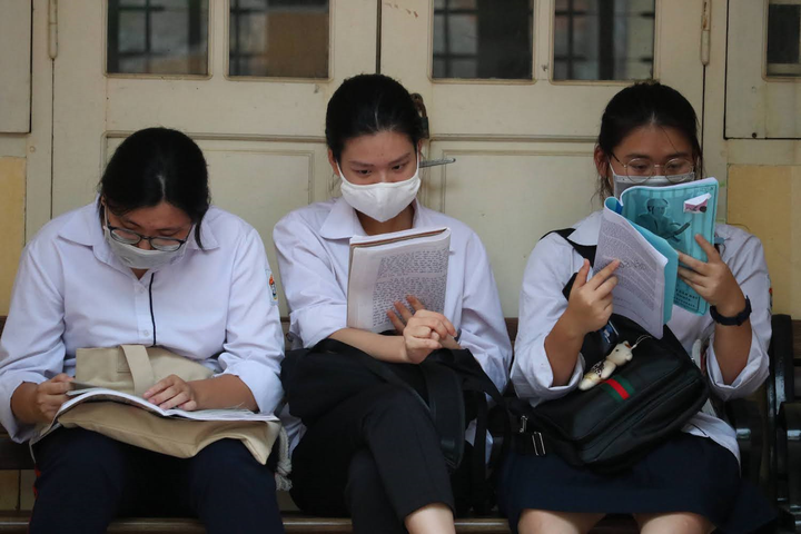 Điểm chuẩn tăng ngoài dự đoán, nhiều thí sinh 'trắng tay' - 2