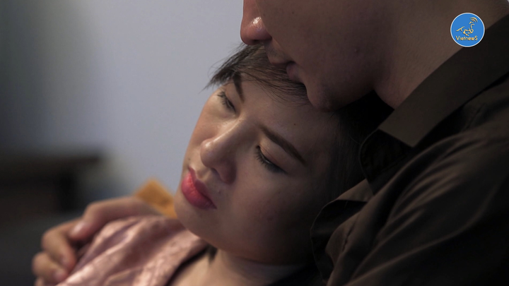 'Tổng đài Hạnh phúc': Phụ nữ nên sống vì bản thân hay vì người khác? - 1