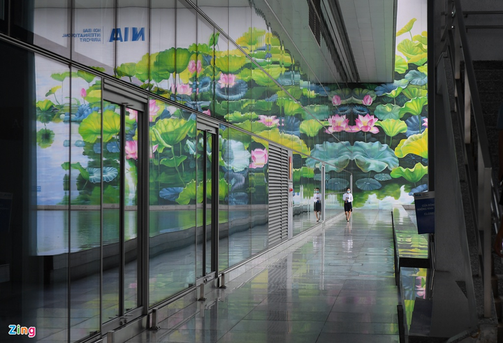 Bay quốc tế trở lại, nhà ga T2 sân bay Nội Bài vẫn vắng hoe - 2