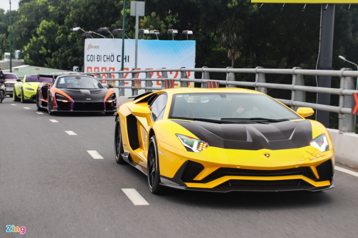 McLaren Senna và dàn xe hàng hiếm dạo phố TP.HCM - 4