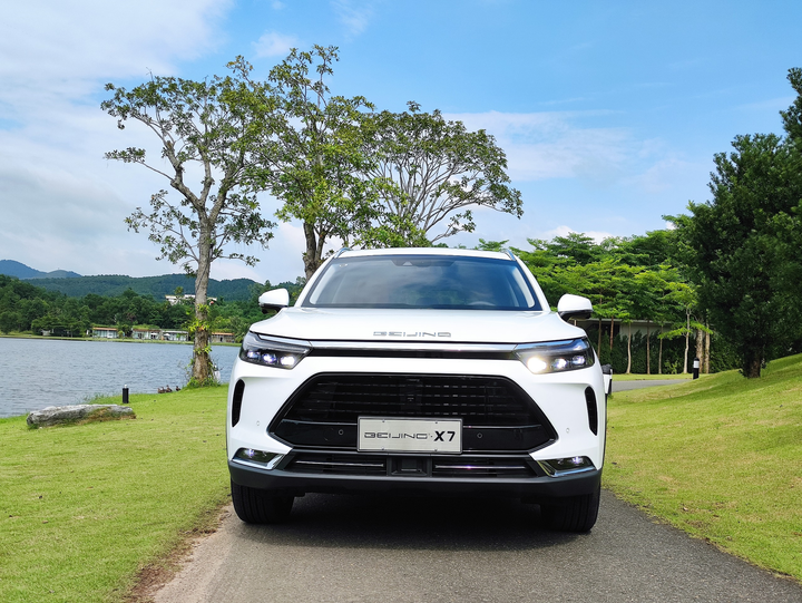 Beijing X7 giá từ 530 triệu đồng, tham vọng đấu CR-V và CX-5 - 2