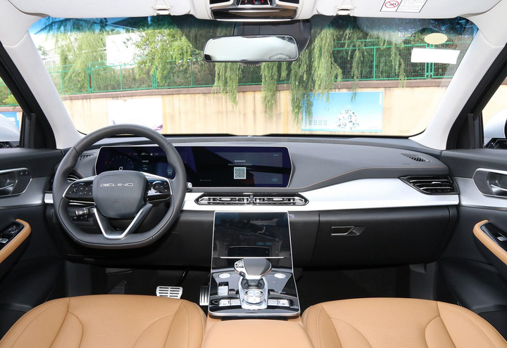 Beijing X7 giá từ 530 triệu đồng, tham vọng đấu CR-V và CX-5 - 4