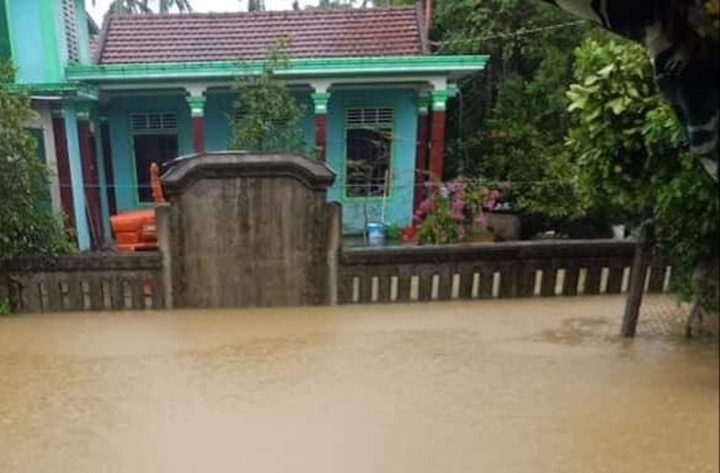 Dân kêu cứu vì bị cô lập trong lũ, Quảng Trị ứng cứu khẩn cấp - 10