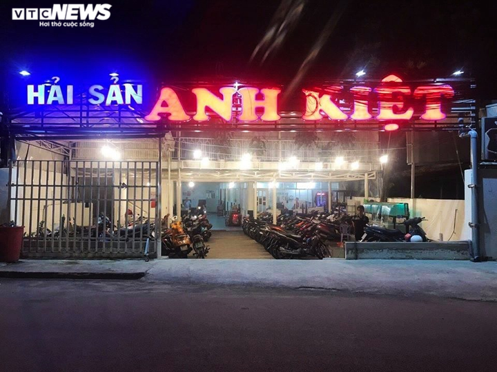 4 thanh niên đánh chết ông lão 70 tuổi bên bàn nhậu - 1