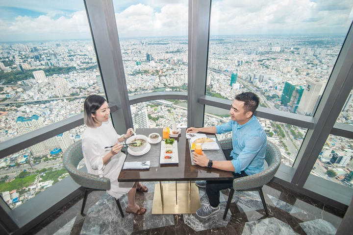 Trải nghiệm khó quên tại khách sạn cao nhất Đông Nam Á của admin 'Nghiện nhà' - 5