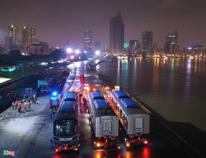 Tàu metro số 1 về đến depot Long Bình - 1