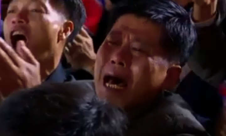 Lễ duyệt binh Triều Tiên: Binh sỹ bật khóc, tên lửa xuyên lục địa mới xuất hiện - 12