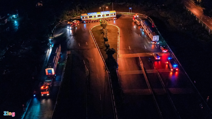 Tàu metro số 1 về đến depot Long Bình - 11