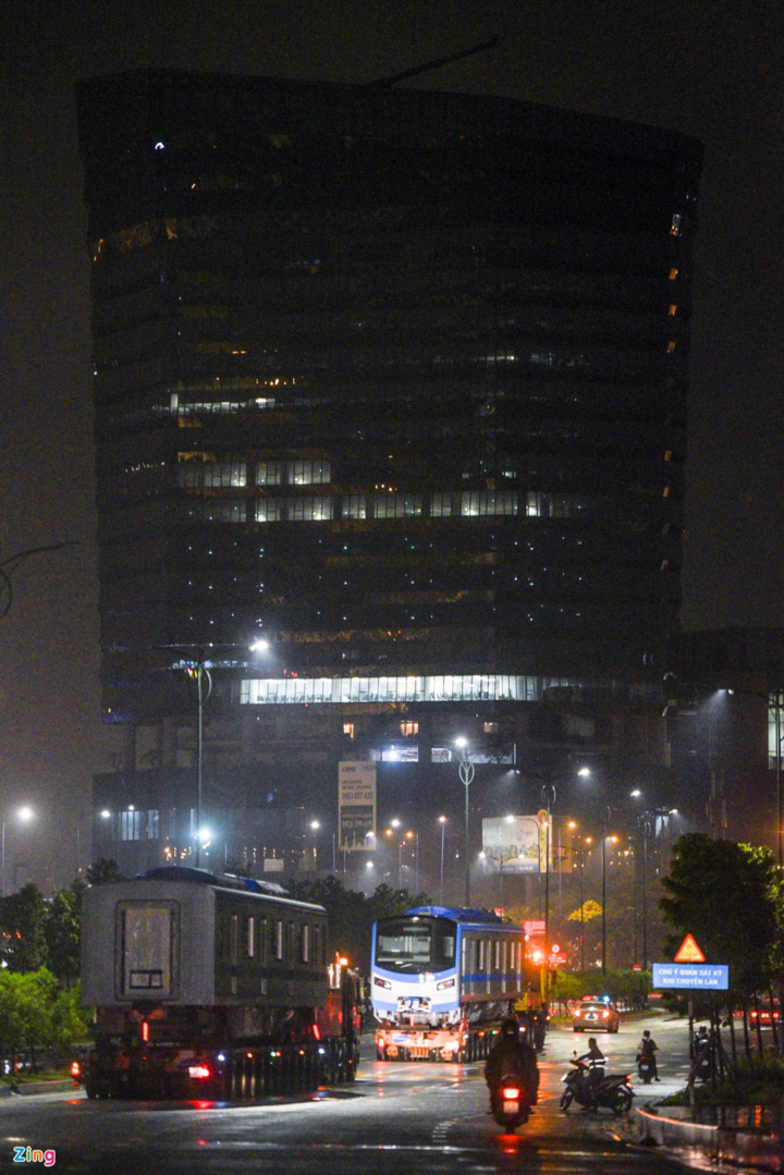 Tàu metro số 1 về đến depot Long Bình - 9