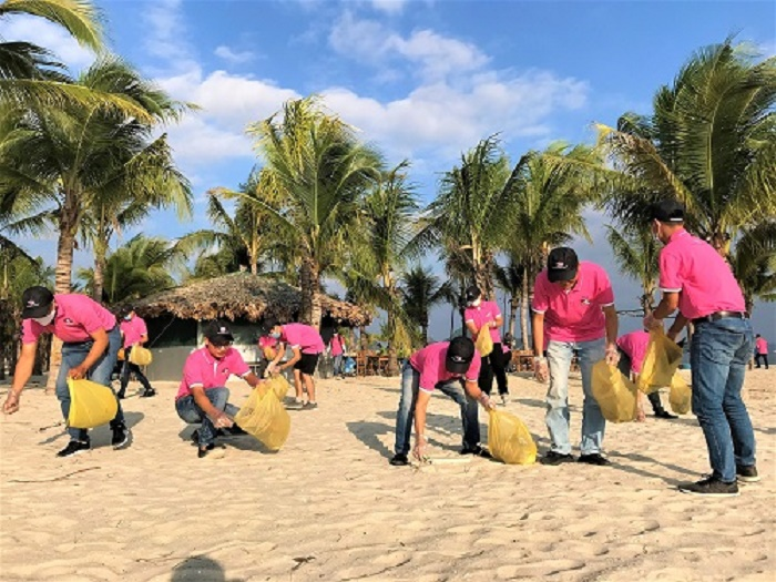 Gần 200 khách du lịch 'đổ bộ' Hạ Long theo chương trình kích cầu - 2