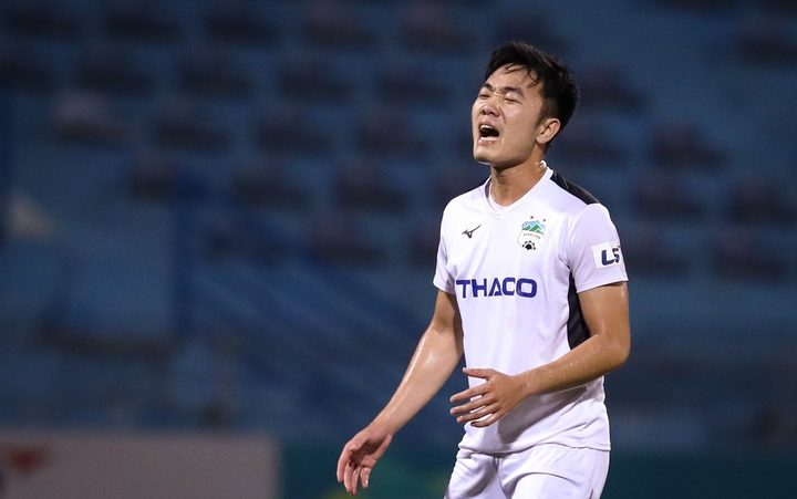 Đua vô địch V-League: Hà Nội FC kiên trì bám đuổi, HAGL buông xuôi - 3