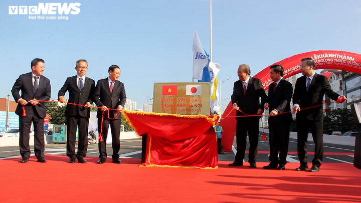 Ảnh: Toàn cảnh đường trên cao hơn 5.000 tỷ đồng vừa được thông xe ở Hà Nội - 3