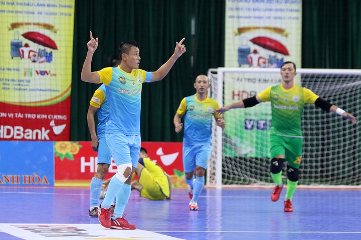 Lượt 14 giải Futsal HDBank 2020: Hai đội bóng Khánh Hoà thắng đậm - 2