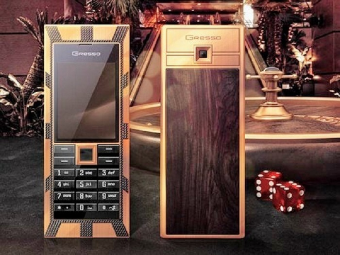 Những chiếc điện thoại mạ vàng, đính kim cương siêu đắt trên thế giới - 4