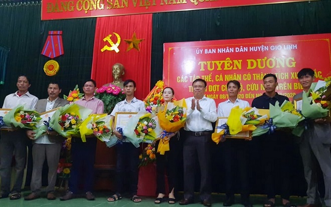 Tuyên dương các tập thể, cá nhân tham gia cứu nạn tàu Vietship 01 - 1