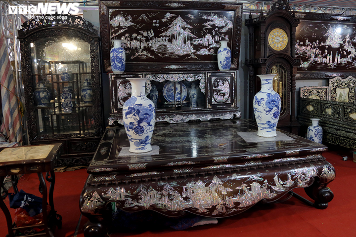 Choáng ngợp nội thất bằng gỗ khổng lồ, giá siêu đắt ở hội chợ Hà Nội - 14