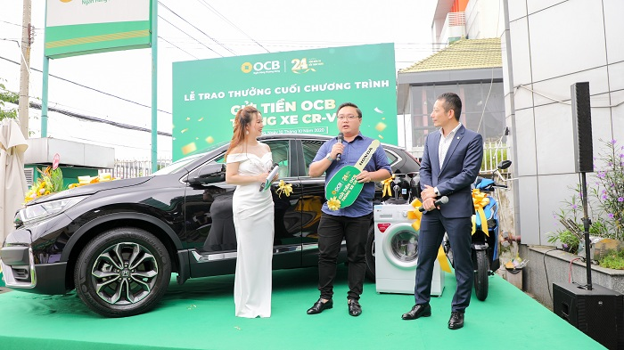 OCB trao thưởng xe ô tô CRV cho khách hàng tại Bình Dương - 1