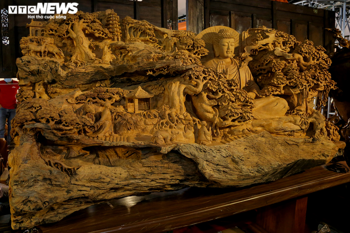 Choáng ngợp nội thất bằng gỗ khổng lồ, giá siêu đắt ở hội chợ Hà Nội - 5