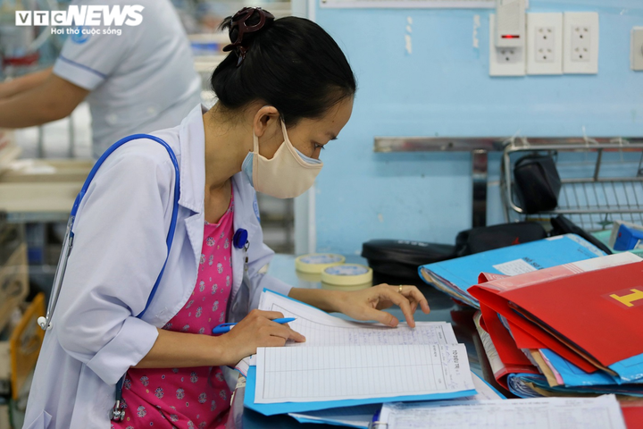 Ảnh: Bệnh chân tay miệng gia tăng nhanh ở TP.HCM - 2