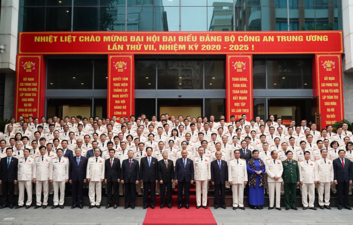 Ảnh: Thủ tướng dự Đại hội Đảng bộ Công an Trung ương - 2
