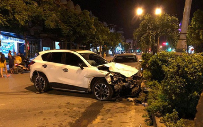 Triệu tập tài xế tông xe liên hoàn khiến nhiều người thương vong - 1