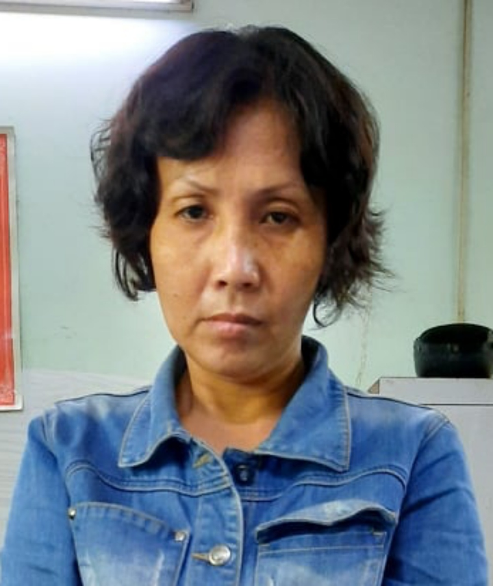 Người phụ nữ xúi bé trai trộm tiền bị khởi tố tội tàng trữ trái phép ma túy - 1