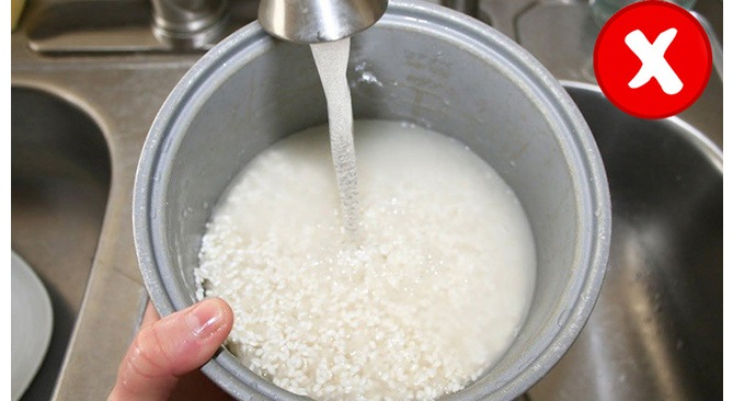 8 kiểu dùng như phá khiến nồi cơm điện nhanh hỏng - 1