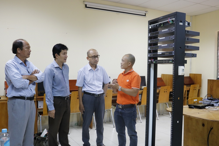 FPT Telecom trao tặng phòng lab cho nhiều trường đại học - 3