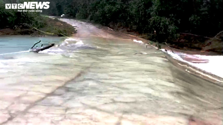 13 người mất tích ở Rào Trăng 3: Hiện trường sạt lở nguy hiểm, khó tiếp cận - 8