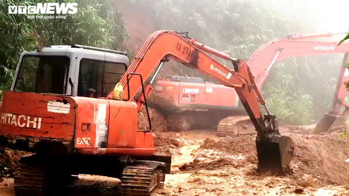 13 người mất tích ở Rào Trăng 3: Hiện trường sạt lở nguy hiểm, khó tiếp cận - 3