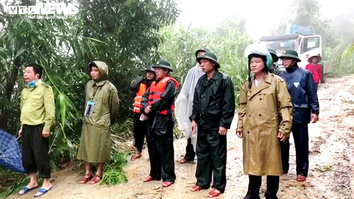 13 người mất tích ở Rào Trăng 3: Hiện trường sạt lở nguy hiểm, khó tiếp cận - 9