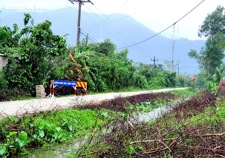 3 người chết, hàng trăm chiến sĩ, xe đặc chủng vào cứu nạn vụ sạt lở thủy điện - 2