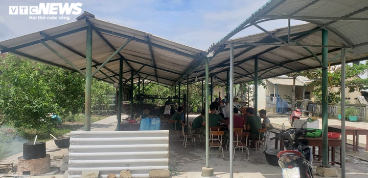 Người dân góp thực phẩm, nấu cơm tiếp sức lực lượng cứu hộ ở Rào Trăng 3 - 10