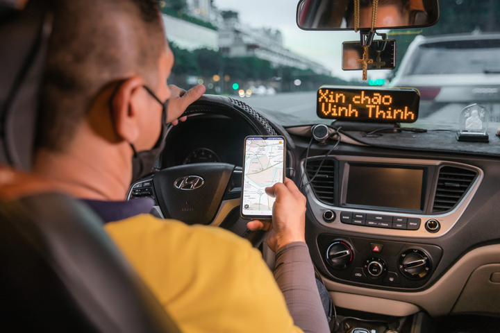 Ứng dụng be tiên phong triển khai hộp đèn công nghệ cao lần đầu tại Việt Nam - 2