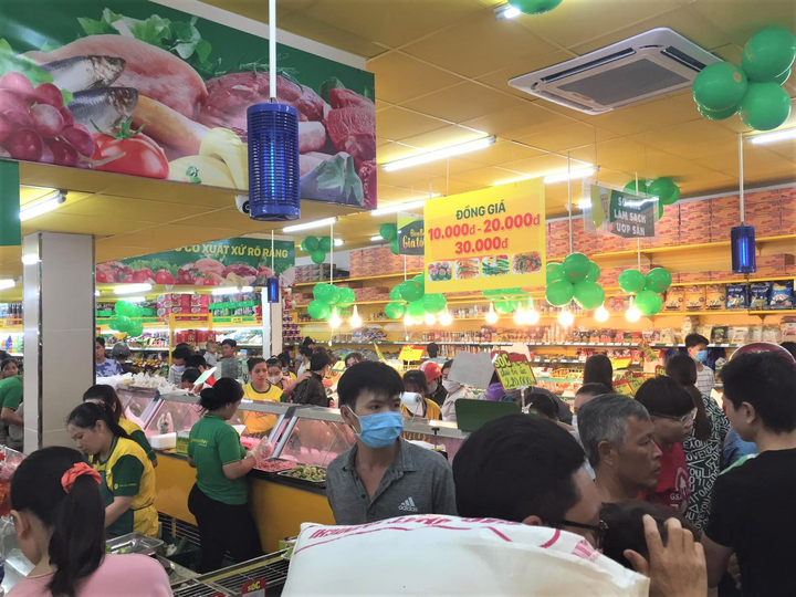Bách hoá Xanh 'đánh đâu thắng đó', shop '5 tỷ' mở mới thu về 800 triệu 1 ngày - 1