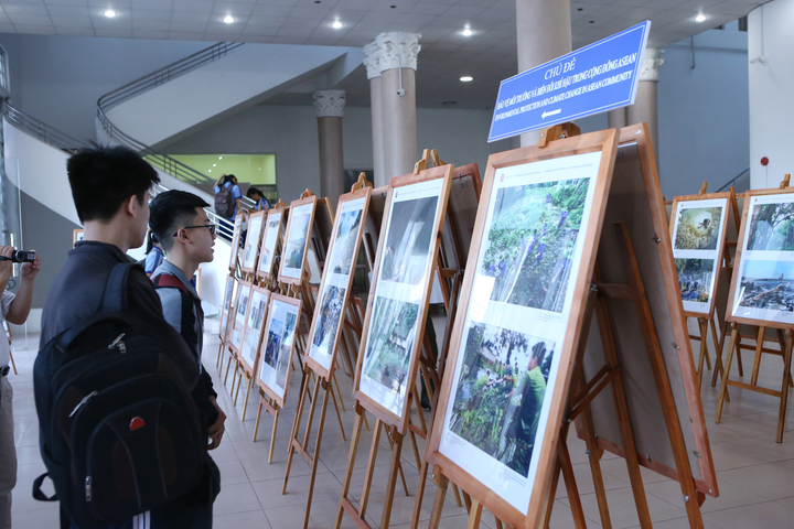 Khai mạc Triển lãm Ảnh và Phim phóng sự tại Lâm Đồng - 4