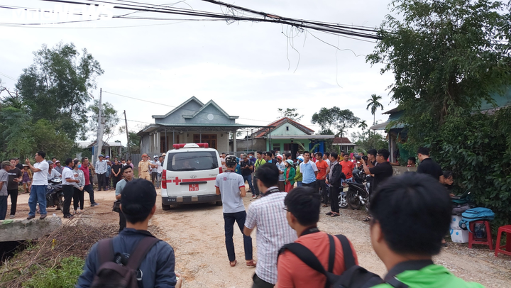 Vô vọng ngóng tin thân nhân khi xe cứu hộ rời nơi 13 cán bộ, chiến sĩ mất tích - 3