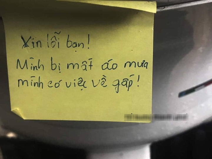 Câu chuyện ‘trộm’ áo mưa để lại tiền khiến dân mạng tranh cãi không ngớt - 1