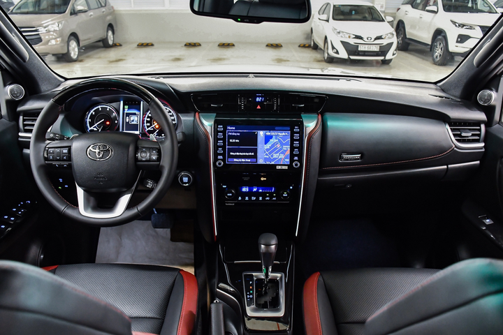 Giá lăn bánh các mẫu SUV đáng chú ý mới được ra mắt ở Việt Nam - 5