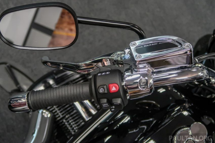 Cận cảnh BMW R18 First Edition 2020 vừa ra mắt thị trường - 6