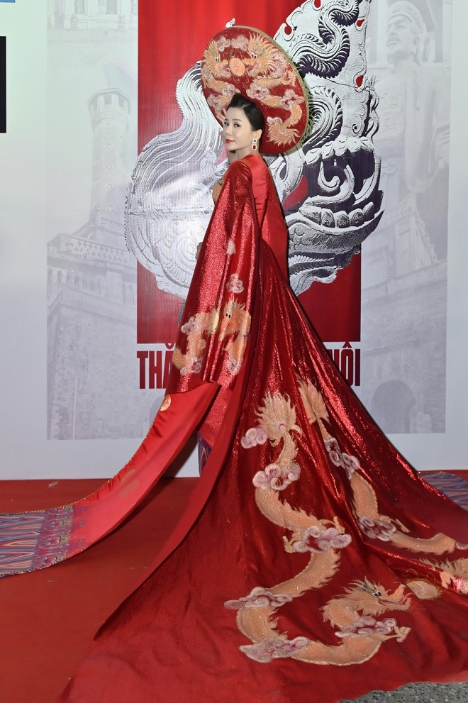 Hoa hậu Oanh Lê diễn vedette tại chương trình 'Thăng Long 1010 năm' - 3