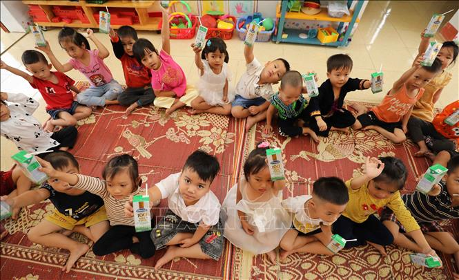 Quỹ sữa Vươn cao Việt Nam đến với trẻ em có hoàn cảnh khó khăn tỉnh Yên Bái - 2
