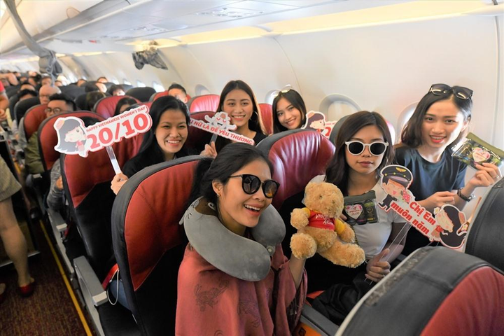 Vietjet trao gửi yêu thương tới phái đẹp với 2 triệu vé khuyến mãi - 1